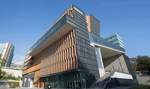 進修移民｜香港珠海學院23fall碩士現正開放申請，中文授課免語言，文憑+身份一起拿
