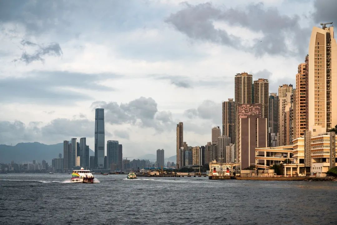 家庭收入要達到這個數，規劃香港身份才有奔頭！